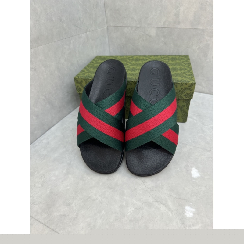G*u*i slippers